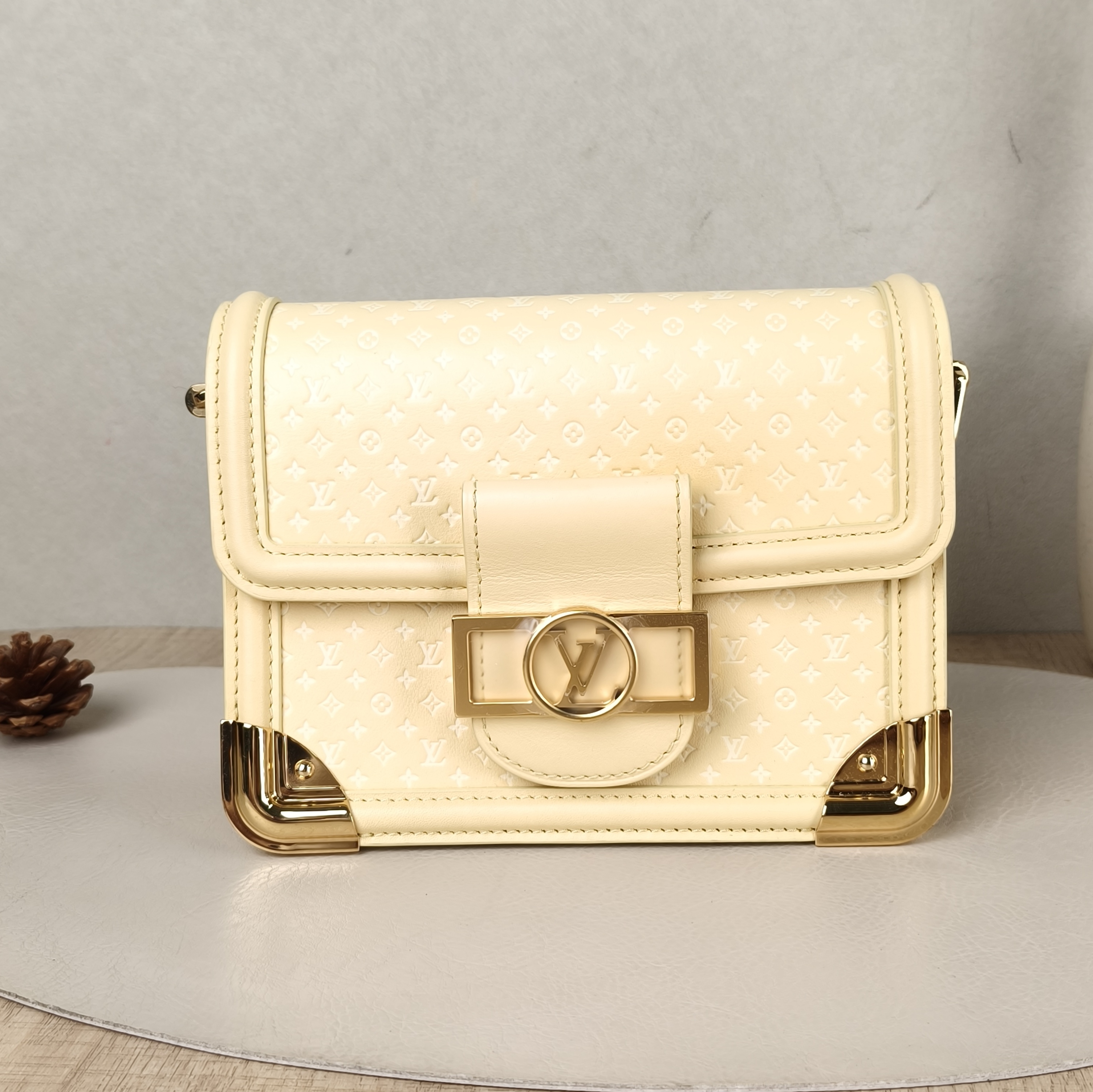 Louis Vuitton Crossbody Bag Dauphine Yellow Calfskinmini20 × 9 × 15 cm