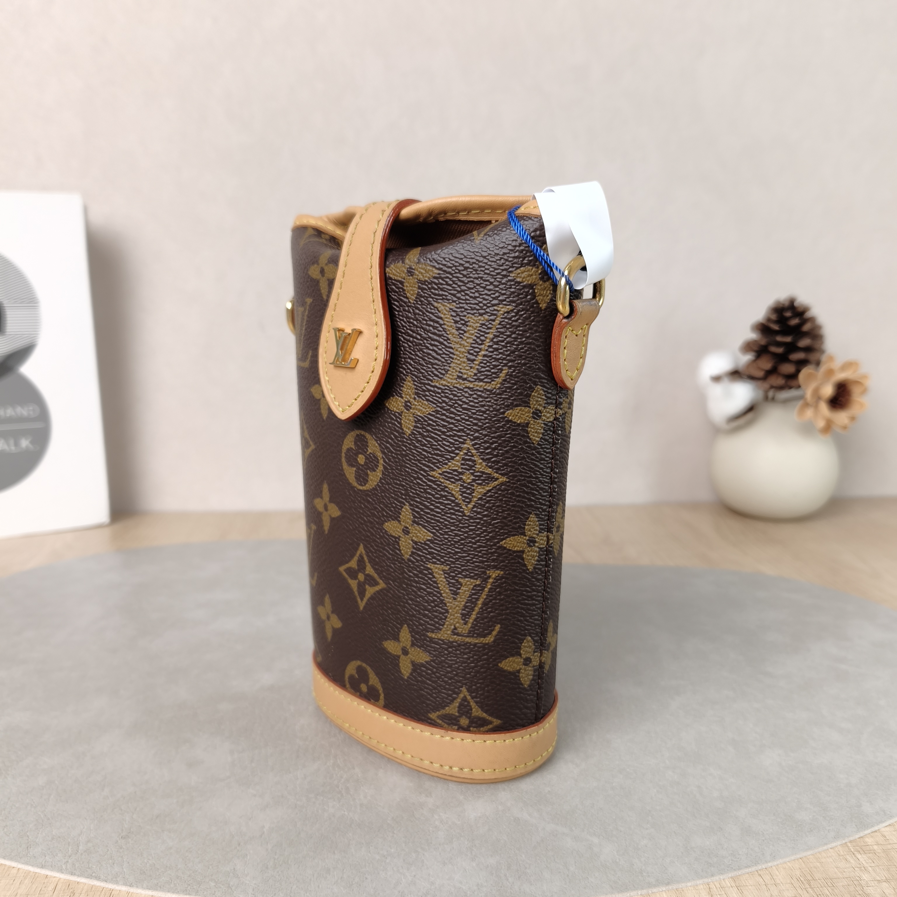 Louis Vuitton Crossbody Bag Fold Me Monogram PV Cmini14.5 × 6.5 × 18 cm — cover view 5 of 5
