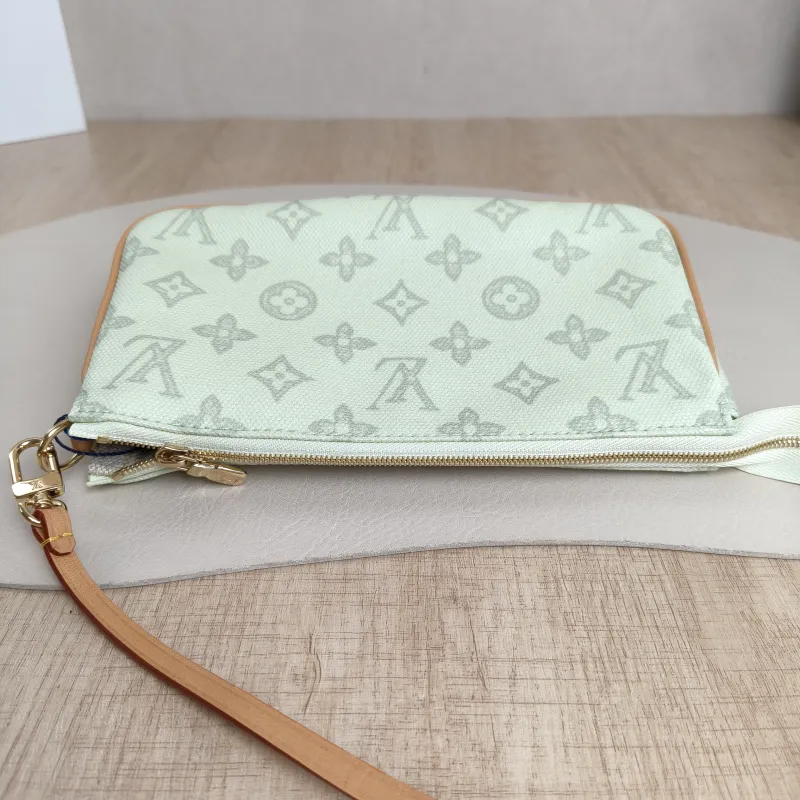 Louis Vuitton Shoulder Bag Pochette Accessoires Green PVC Large23.5 × 4 × 13.5 cm — detail view 5 of 12