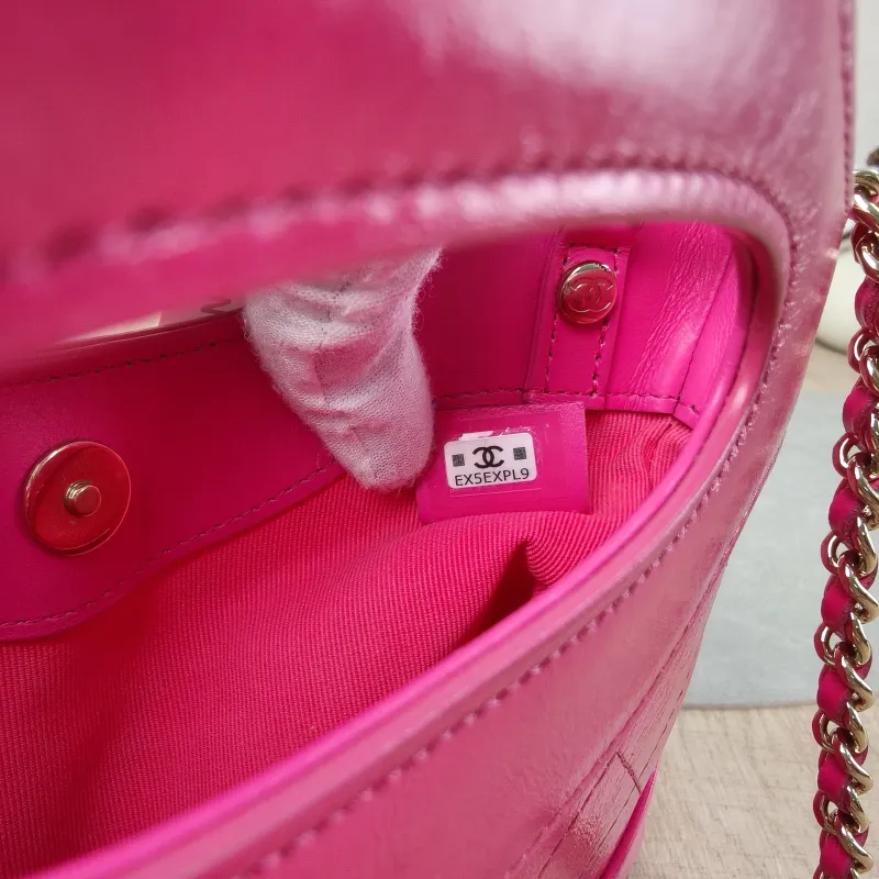 Chanel Crossbody Bag31Bag Pink Waxed Leathernano19 × 5 × 12 cm — detail view 12 of 14