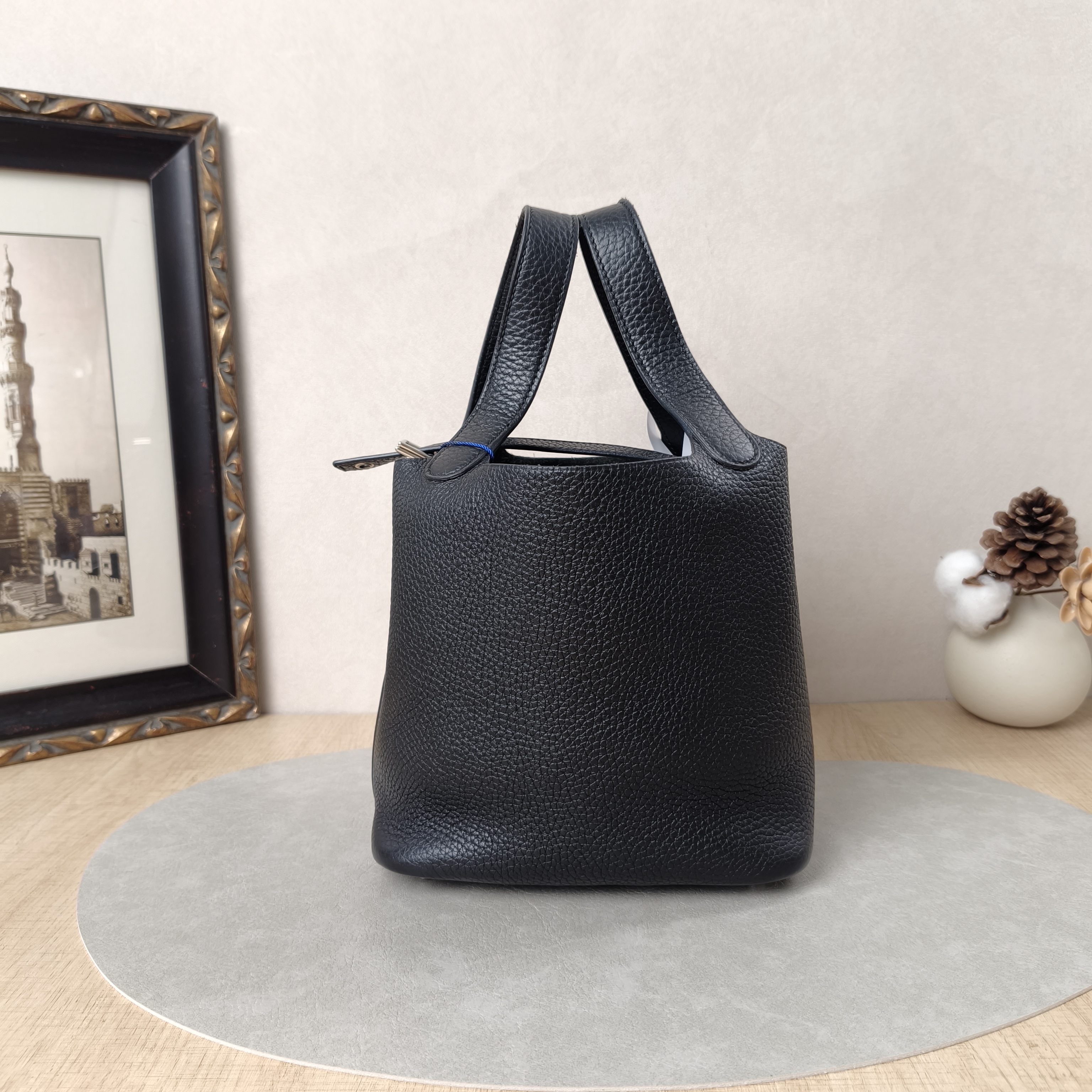 Hermès Top Handle Bag Picotin Lock 18 18Black Clemence Taurillon TC Calfskin Small18 × 13 × 19 cm — cover view 7 of 11