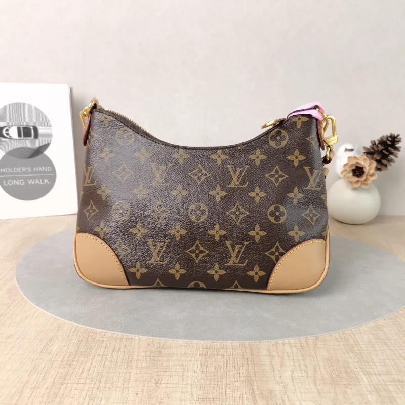 Louis Vuitton Crossbody Bag Boulogne PVC Small26 × 9.5 × 16 cm — cover view 5 of 5