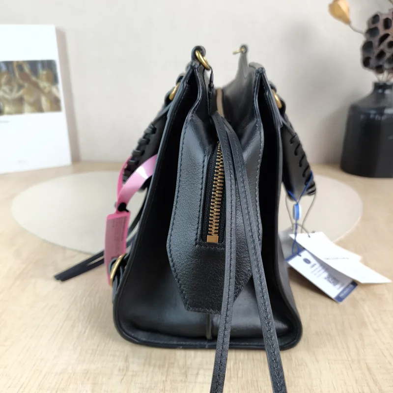 BALENCIAGA Crossbody Bag Neo Classic Black with Gold-Tone Hardware Calfskin Small 33 × 15.5 × 21 cm — detail view 3 of 12