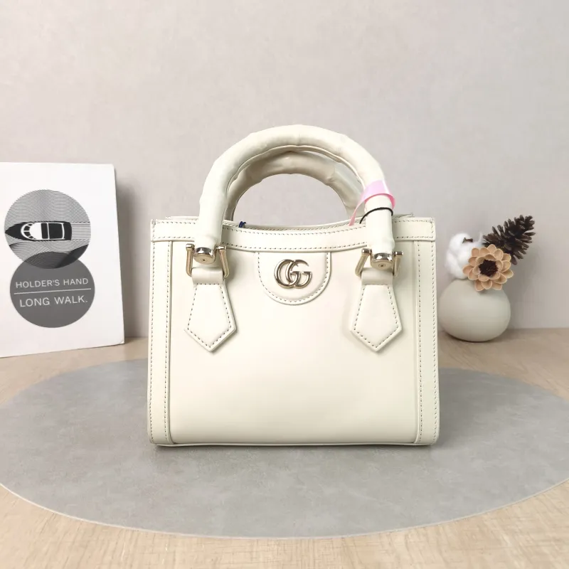GUCCI Top Handle Bag Diana Top Handle Bag White Calfskin One Size20 × 9.5 × 16 cm