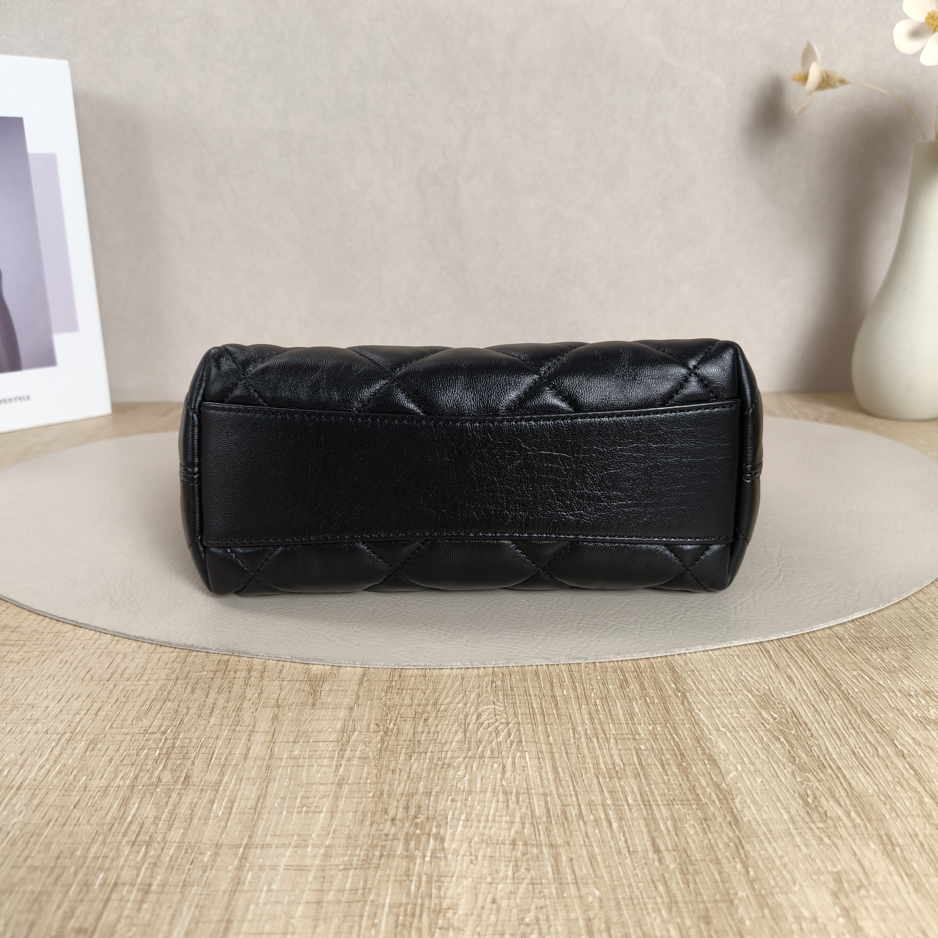 Chanel Shoulder Bag24A Hobo Black Lambskin Small22.5 × 8.5 × 19.5 cm — cover view 2 of 10