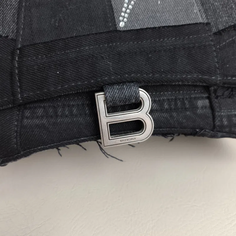 BALENCIAGA Crossbody Bag Hourglass Hourglass Bag Grey Small 23 × 10 × 14 cm — detail view 12 of 13
