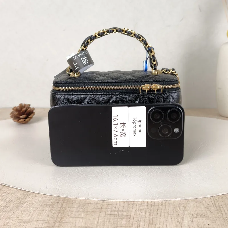Chanel Crossbody Bag Edition Black Grained Calfskinmini16 × 8 × 9.5 cm — cover view 4 of 6
