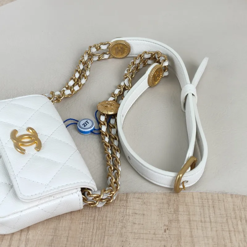 Chanel Wallet Wallet White Grained Calfskinmini10 × 2 × 8 cm — detail view 7 of 11