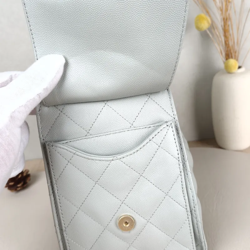 Chanel Shoulder Bag 25Bag Green Grained Calfskin Small 26 × 14 × 30 cm — detail view 1 of 12