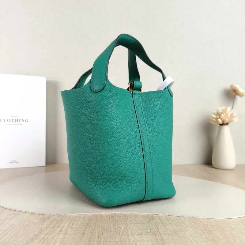 Hermès Top Handle Bag Picotin Lock 18 18 O6Vert Jade Taurillon Clemence TC Calfskin Small 18 × 13 × 18 cm U — cover view 6 of 6