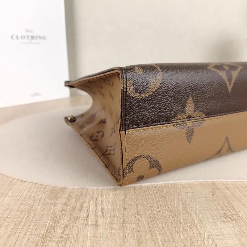 Louis Vuitton Shoulder Bag Onthego Monogram PVC Small 25 × 11.5 × 19 cm — detail view 8 of 10