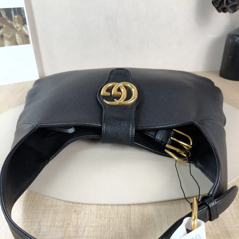 GUCCI Shoulder Bag Aphrodite Hobo Black Calfskin Medium 39 × 2 × 38 cm — detail view 11 of 12