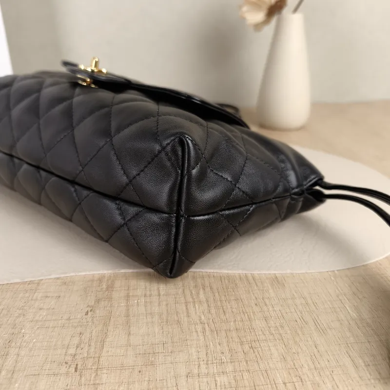 Chanel Shoulder Bag26b Shoulder Bag Black Lambskin One Size24 × 7.5 × 10 cm — detail view 6 of 11
