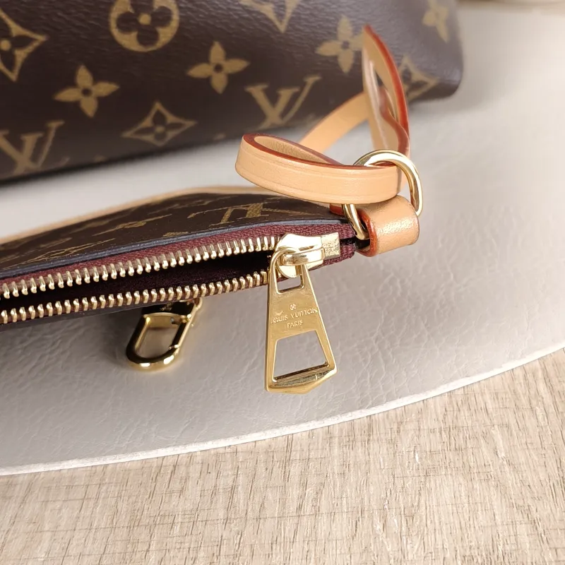 Louis Vuitton Crossbody Bag Carryall Monogram PVC Small 29 × 12 × 24 cm — detail view 10 of 13