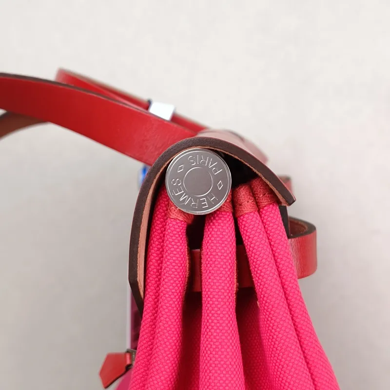 Hermès Crossbody Bag Herbag 31 Red Red Canvas Medium 30.5 × 11 × 25.5 cm Y — detail view 2 of 16