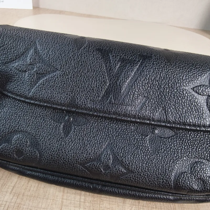 Louis Vuitton Crossbody Bag IVY Black Empreinte Embossed Calfskin Small23.5 × 4.3 × 12 cm — detail view 9 of 12