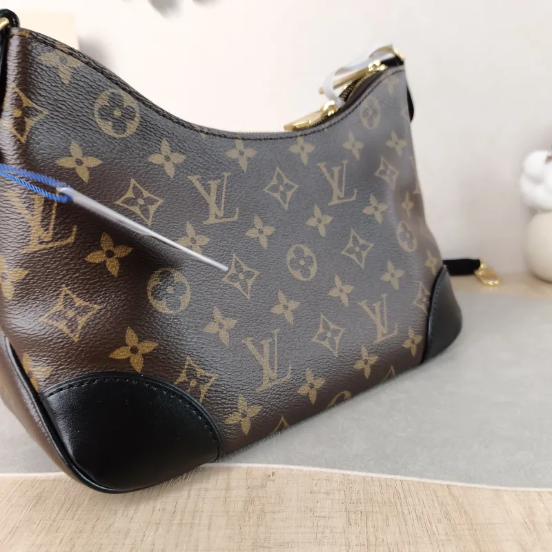 Louis Vuitton Crossbody Bag Boulogne PVC Small 26 × 9.5 × 16 cm — detail view 3 of 12