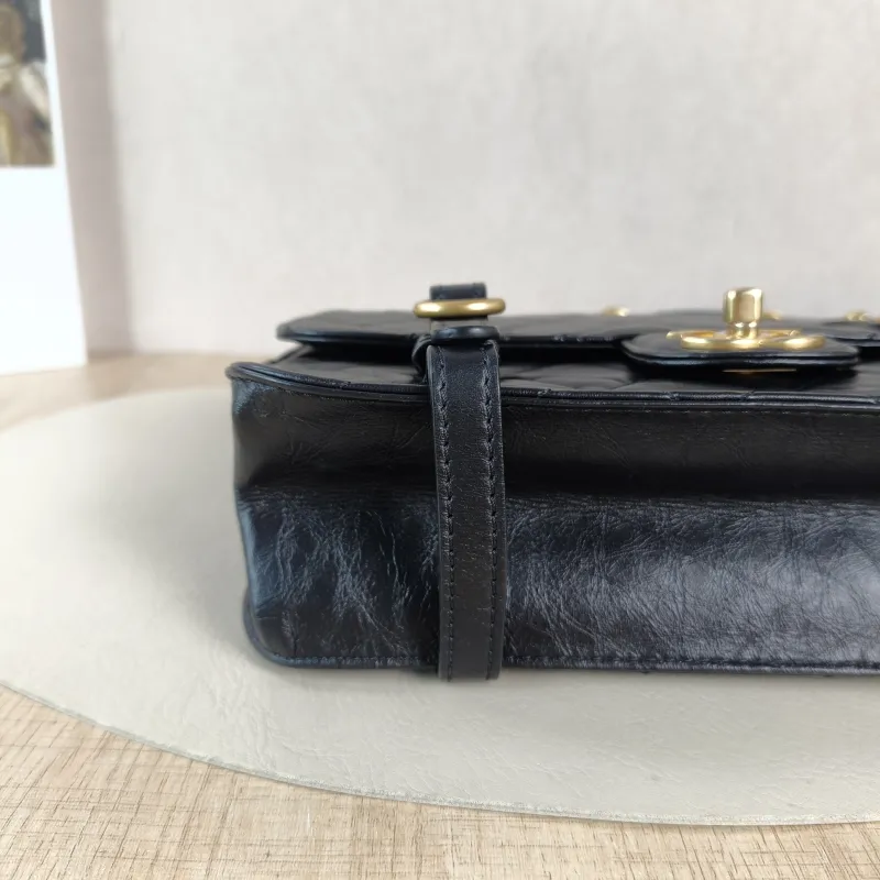 Chanel Crossbody Bag Messenger Bag Black Calfskin One Size 24.5 × 8 × 16.5 cm — detail view 8 of 13