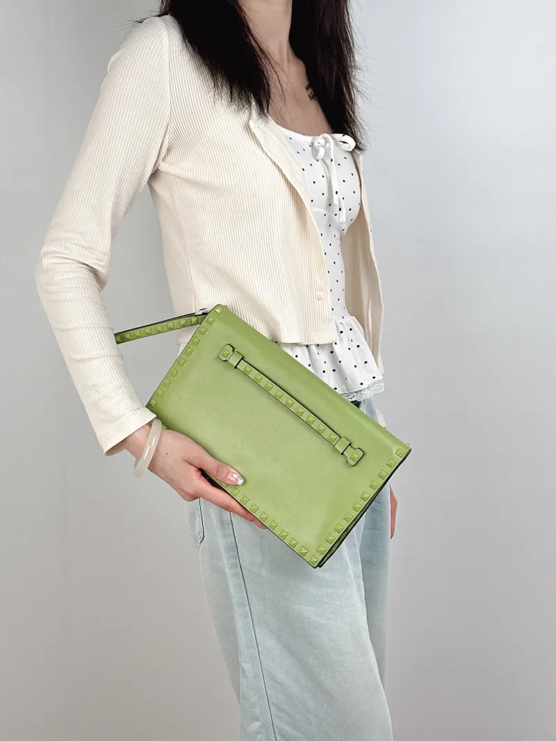 Valentino Clutch Clutch Colorblock Calfskin One Size28 × 2 × 17 cm — on-model view 1 of 1