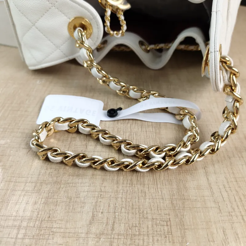 Chanel Shoulder Bag 25Bag White Grained Calfskin Small 26 × 14 × 30 cm — detail view 3 of 12