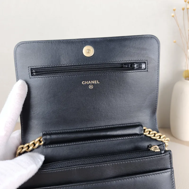 Chanel Crossbody Bag Le Boy​ WOC Black Grained Calfskinmini19.2 × 3.5 × 12.3 cm — detail view 3 of 13