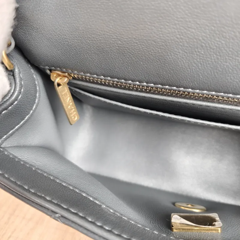 Chanel Crossbody Bag25b c mini Grey Lambskin mini20 × 6 × 12 cm — detail view 8 of 14