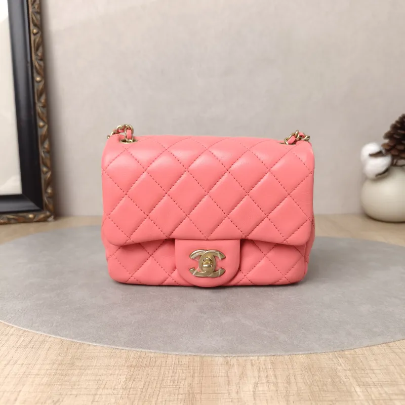 Chanel Crossbody Bag Pink Lambskinmini17 × 8 × 13.5 cm