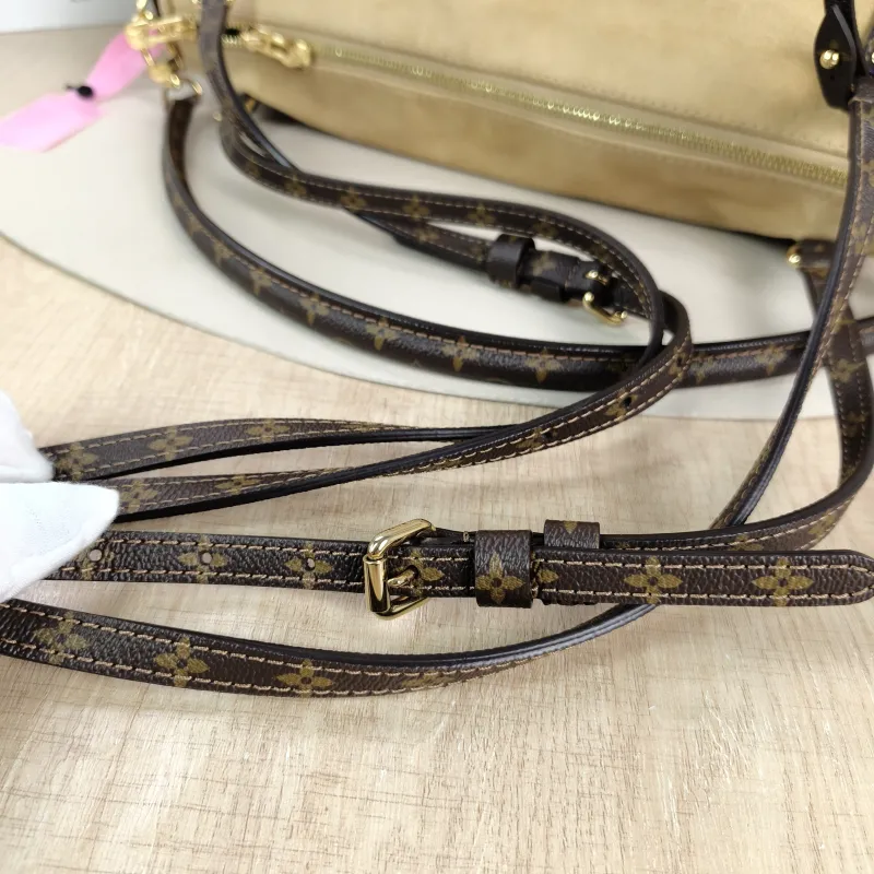 Louis Vuitton Shoulder Bag EXPRESS Shoulder Bag Suede Medium 36 × 18.5 × 24 cm — detail view 2 of 10