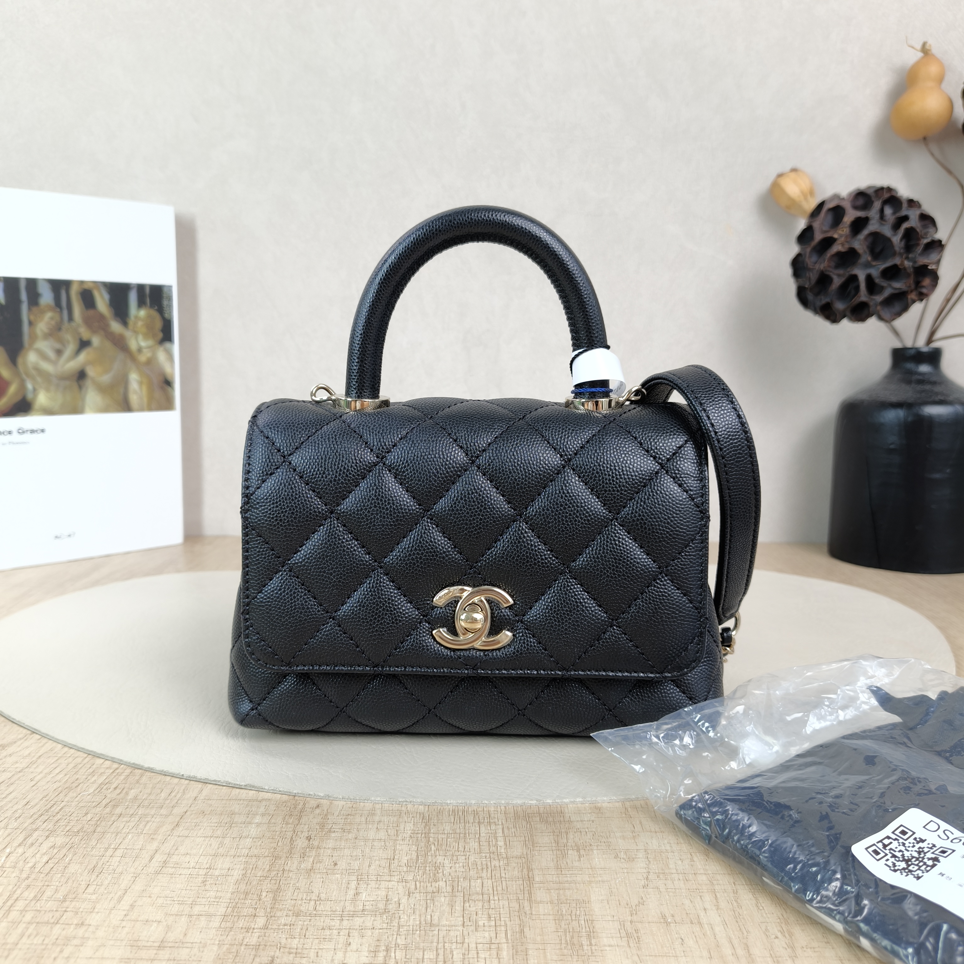 Chanel Top Handle Bag Coco HandleBlack Grained Calfskin19 × 9 × 13 cm — cover view 5 of 6