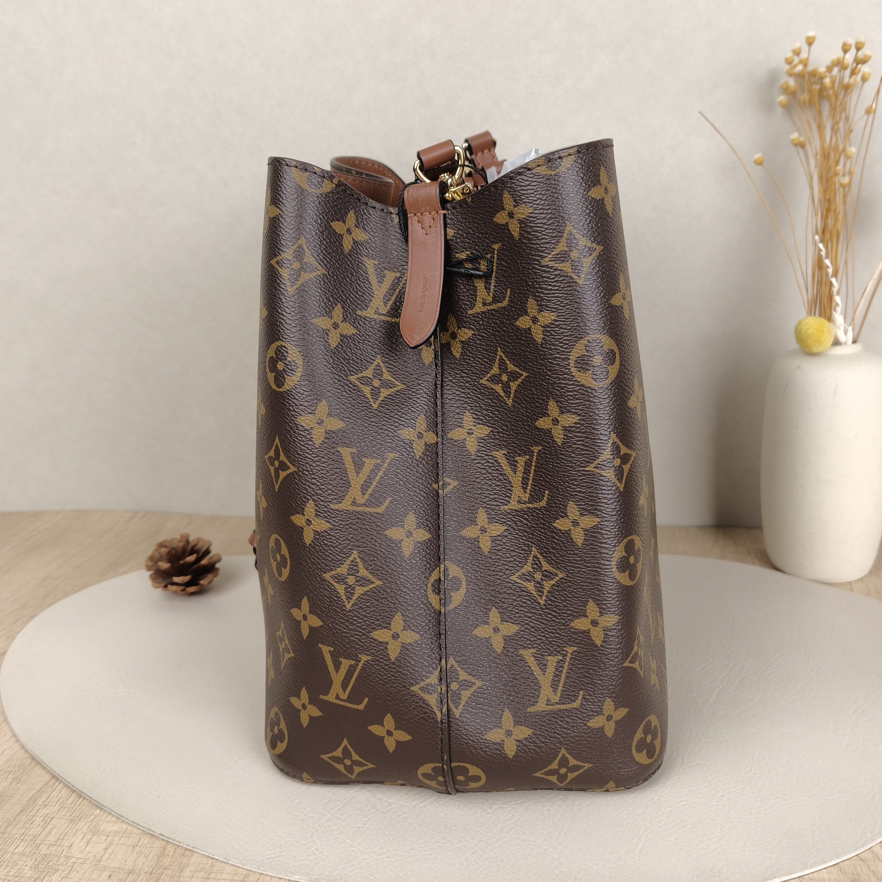 Louis Vuitton Shoulder Bag NÉONOÉ Bucket Bag Caramel PVC Medium26 × 17.5 × 26 cm — cover view 5 of 9