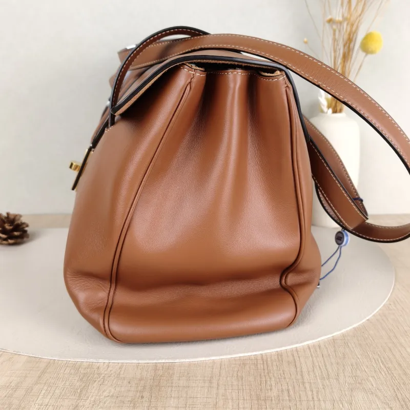 CELINE Shoulder Bag Soft 16Shoulder Bag Caramel Calfskin Medium32 × 15 × 24 cm — detail view 9 of 11