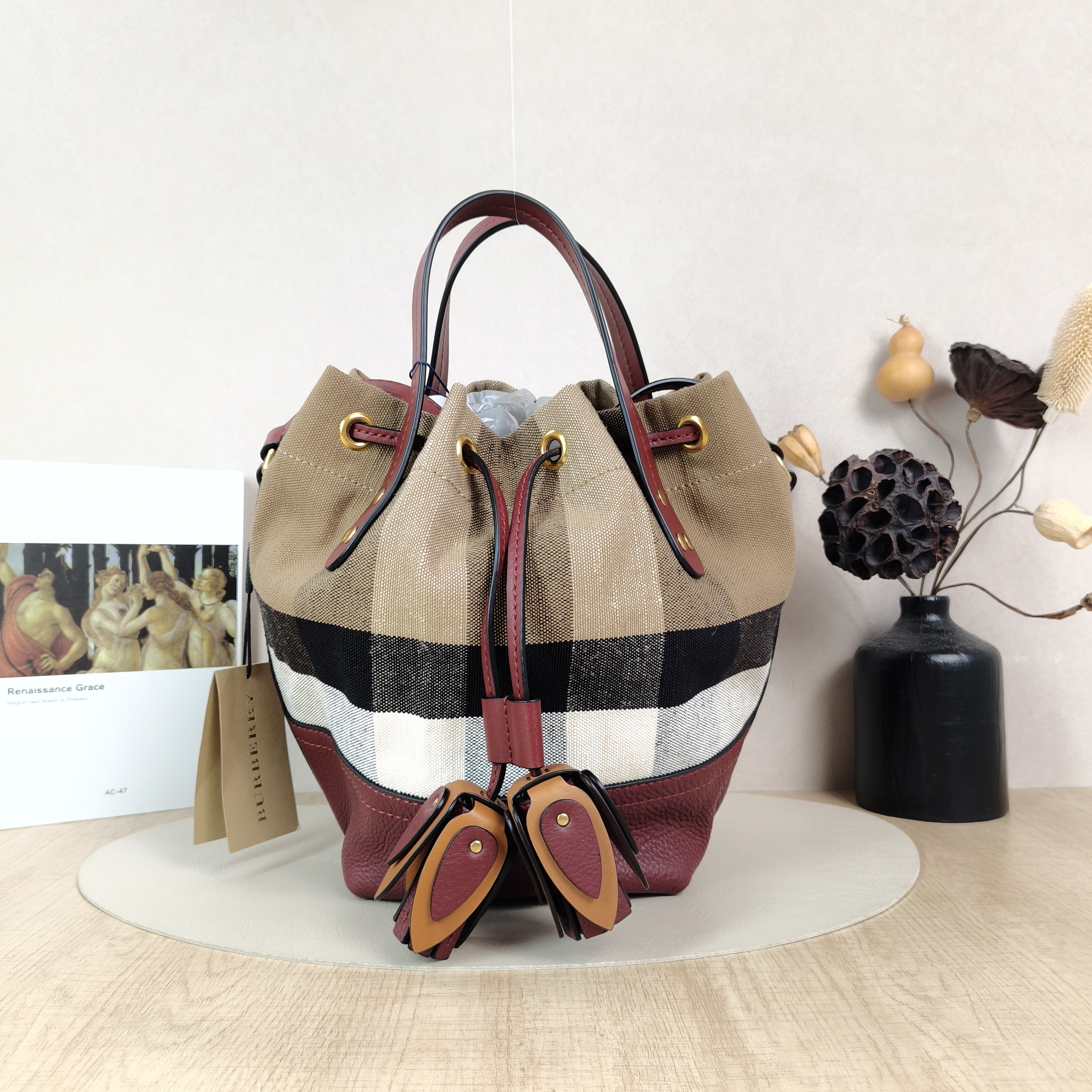 BURBERRY Crossbody Bag Canvas Bucket Bag Colorblock Canvas， One Size17 × 17 × 29 cm