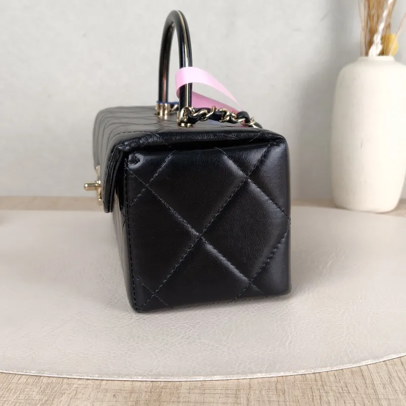 Chanel Crossbody Bag Box Bag Top Handle Crossbody Bag Black Calfskin 22 × 9 × 9.5 cm — detail view 2 of 14