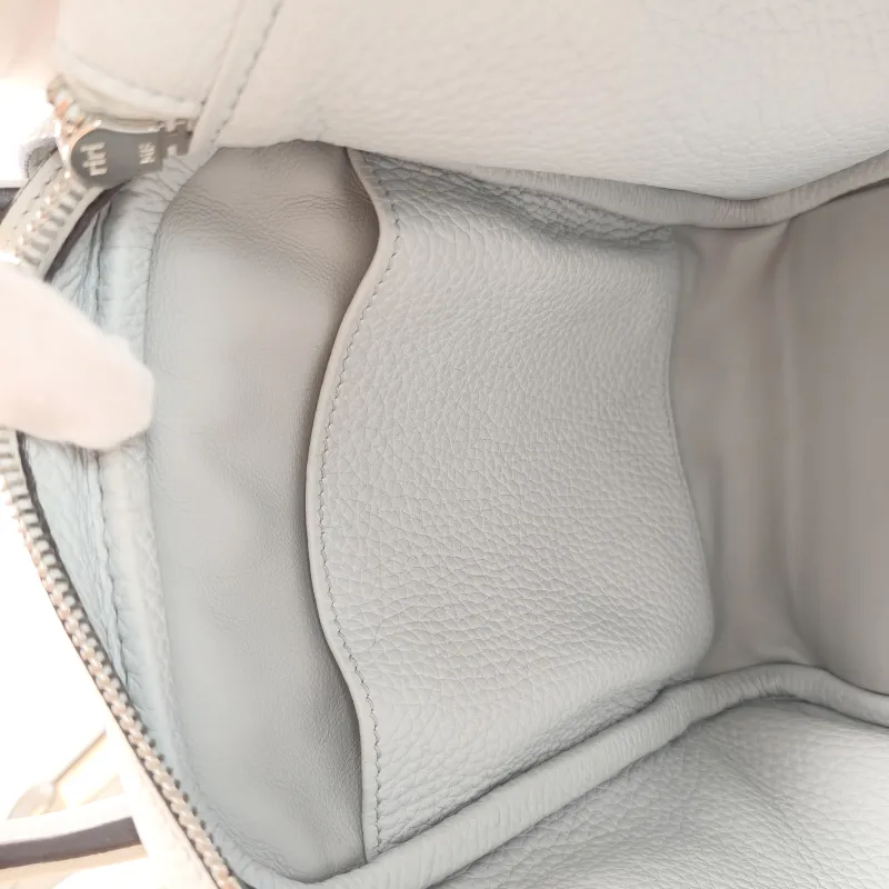Hermès Crossbody Bag Lindy 30 Taurillon Clemence TC Calfskin One Size30 × 15 × 19 cm — detail view 2 of 14