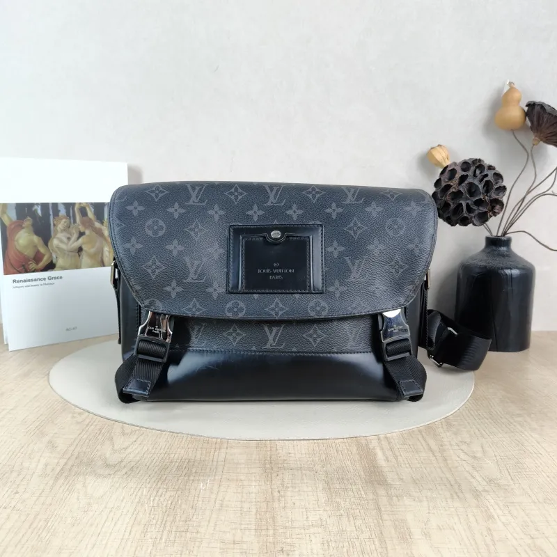 Louis Vuitton Crossbody Bag Voyager Messenger Bag Monogram PVC Small33 × 11 × 22.5 cm