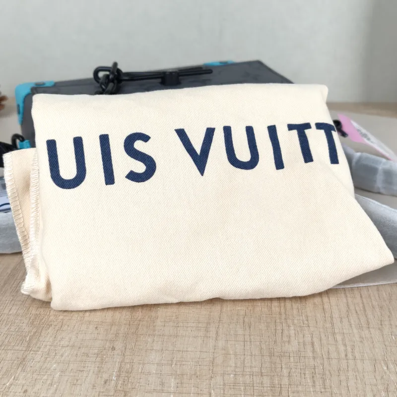 Louis Vuitton Crossbody Bag Steamer Box Grey · Blue PVC · Calfskin Mini 18 × 6.5 × 11 cm — detail view 9 of 13