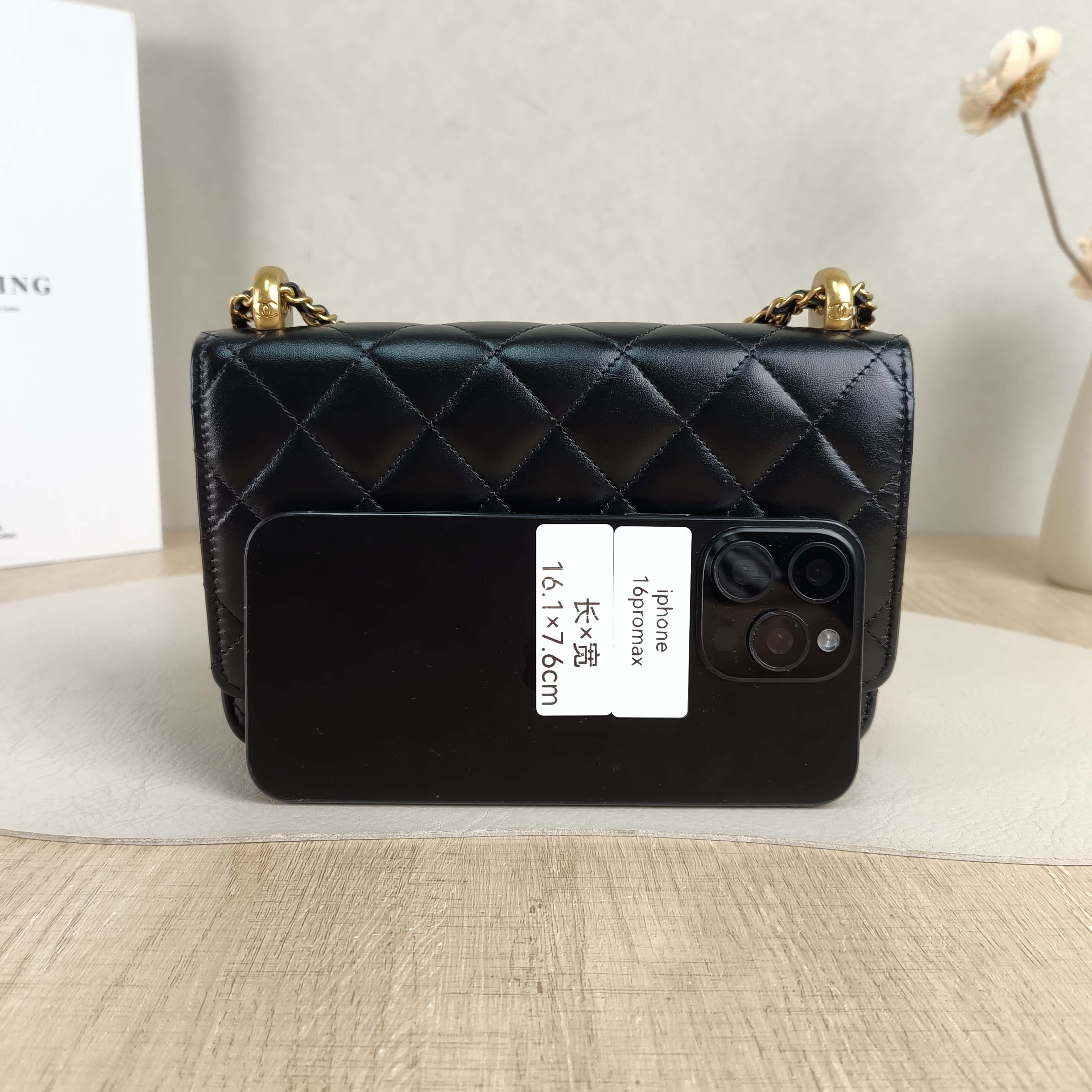 Chanel Crossbody Bag woc Black Calfskin One Size19.2 × 3.5 × 12.3 cm — cover view 5 of 6