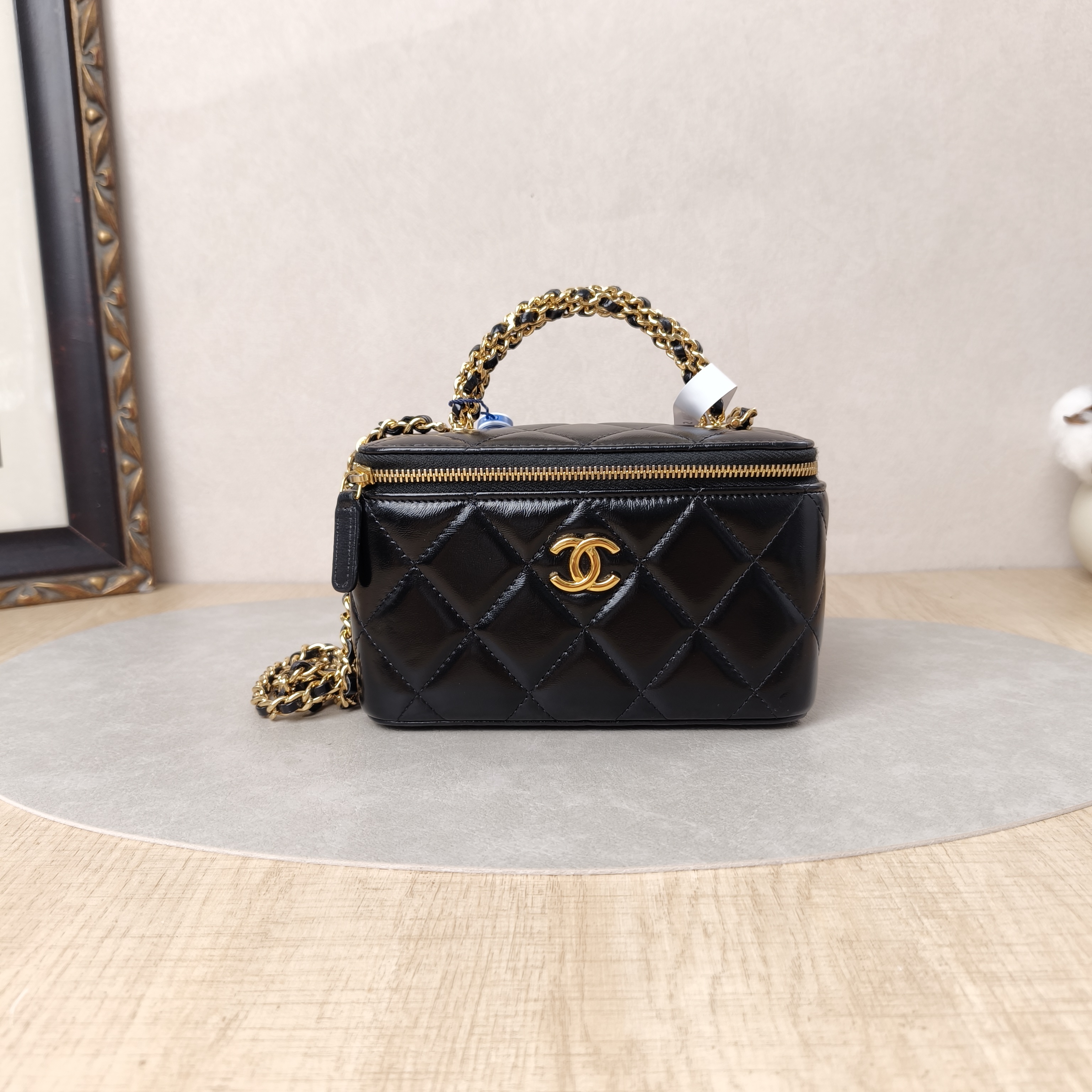 Chanel Crossbody Bag Edition Black Lambskinmini16 × 8 × 9.5 cm