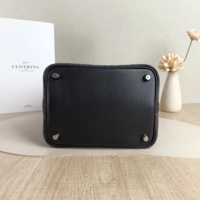 Hermès Top Handle Bag Picotin Lock 18 18 89Black Small 18 × 13 × 18 cm U — cover view 3 of 5