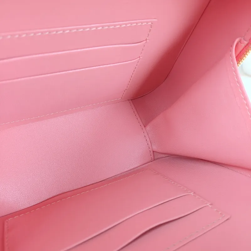 Chanel Crossbody Bag Box Crossbody Bag Pink Lambskin One Size 17 × 7 × 12.5 cm — detail view 10 of 12