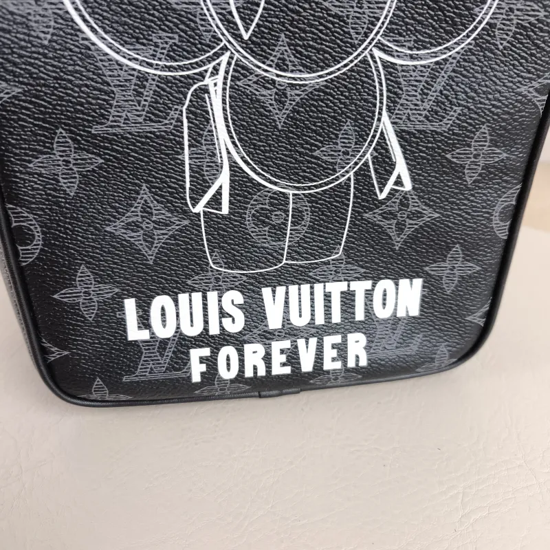 Louis Vuitton Crossbody Bag Danube Messenger Bag Monogram · Vivienne PVC Small 16 × 7 × 22 cm — detail view 4 of 11