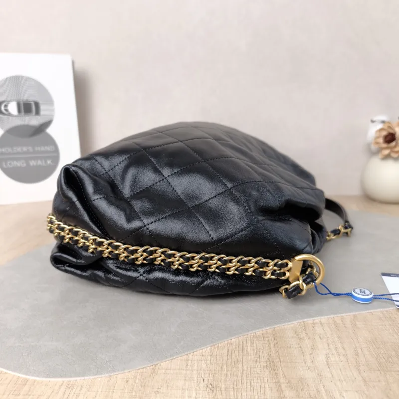 Chanel Shoulder Bag hobo Black Lambskin One Size 32 × 10 × 26 cm 29 — detail view 13 of 15