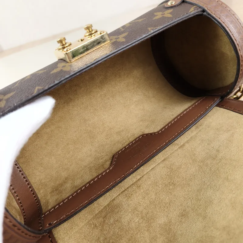 Louis Vuitton Crossbody Bag Papillon Trunk Monogram PVC Small19 × 9 × 9 cm — detail view 1 of 13
