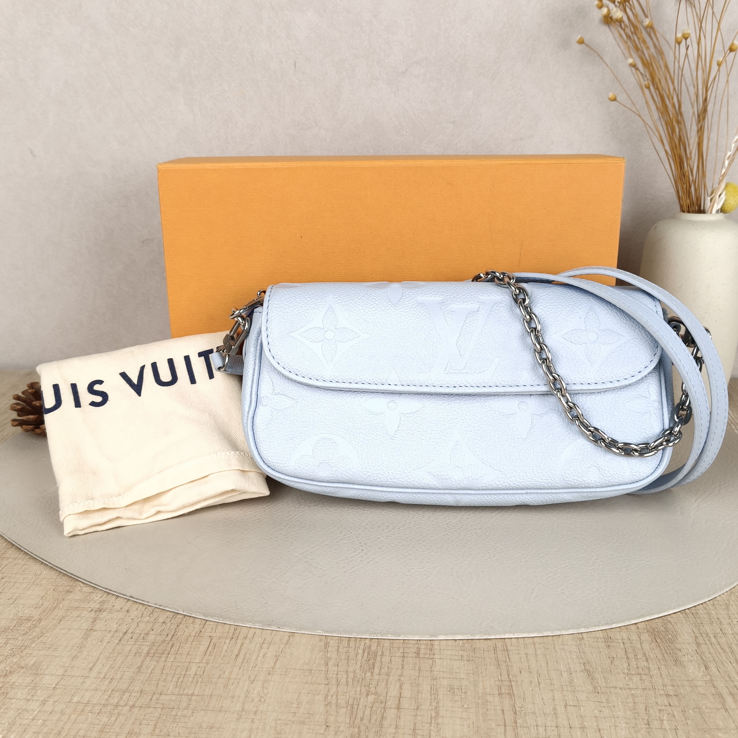 Louis Vuitton Crossbody Bag IVY Blue Monogram Empreinte Embossed Calfskin Small23.5 × 4.3 × 12 cm — cover view 8 of 9