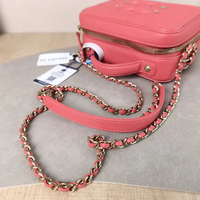 Chanel Crossbody Bag CC Filigree Vanity Cosmetic Bag Pink Grained Calfskin Small 17 × 7 × 13 cm 29 — detail view 13 of 15