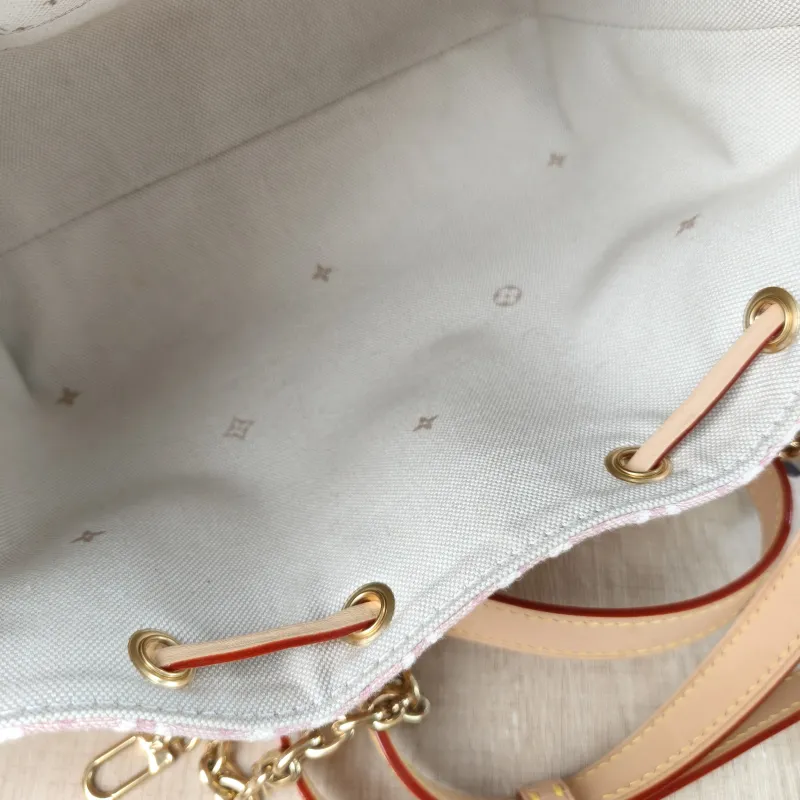Louis Vuitton Shoulder Bag ODYSSÉE Pink Canvas Small 27 × 12 × 17 cm — detail view 4 of 11