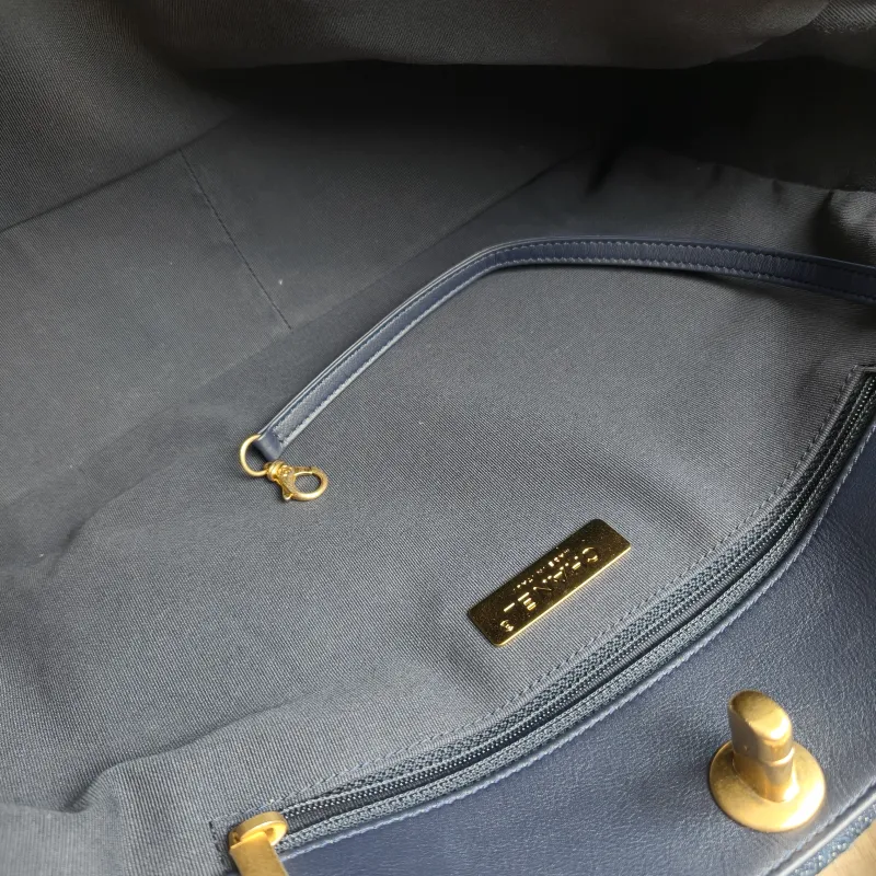 Chanel Shoulder Bag19Bag Shopping Bag Shopping Tote Blue One Size41 × 10.5 × 24 cm — detail view 5 of 12