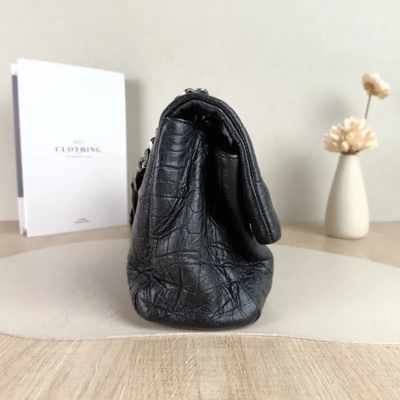 SAINT LAURENT Shoulder Bag Shoulder Bag Black Calfskin One Size 28 × 10 × 17 cm — detail view 8 of 12
