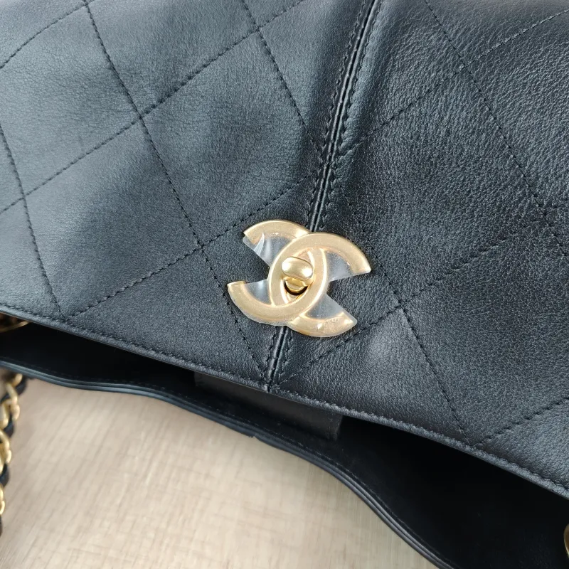 Chanel Shoulder Bag Top Handle Bag Black Calfskin One Size 36 × 14 × 24 cm — detail view 1 of 12