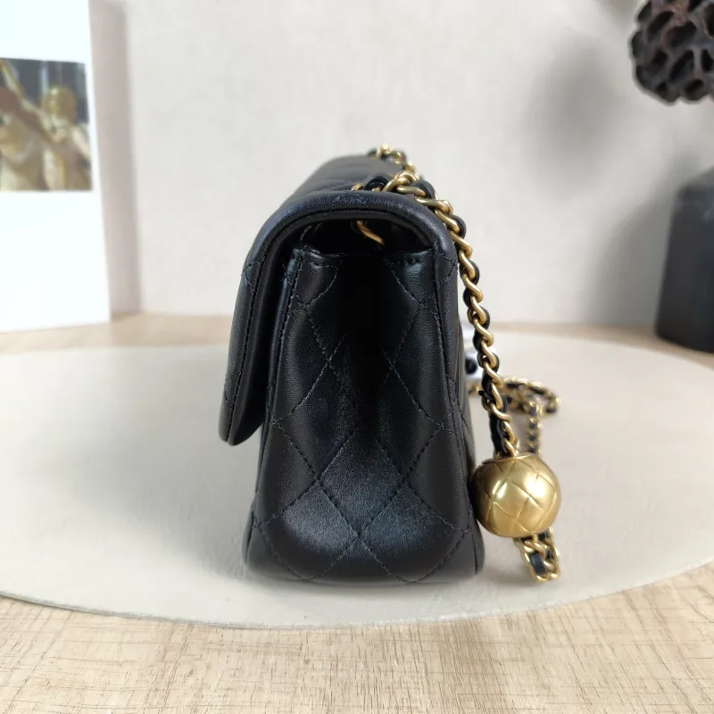 Chanel Crossbody Bag Black Lambskin One Size 17 × 8 × 13.5 cm — detail view 13 of 13